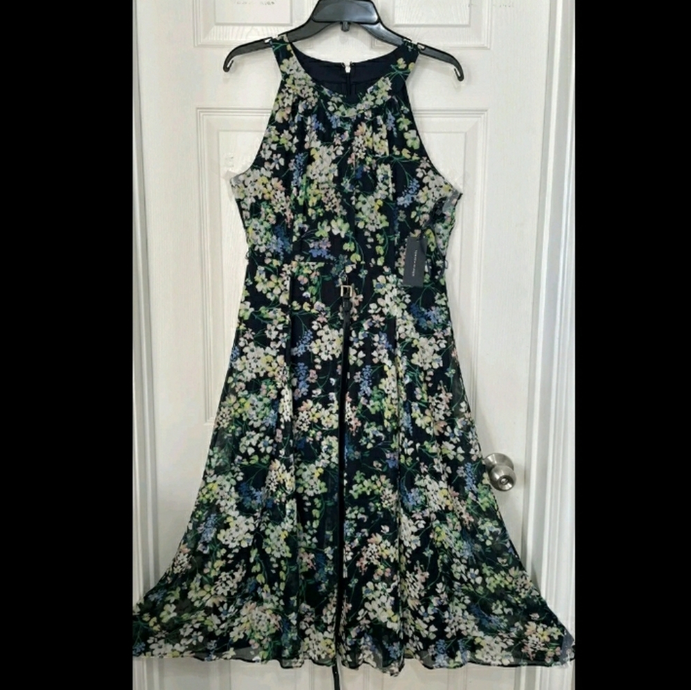 Tommy Hilfiger Women’s Dress -  Floral Midi Dress Size 8 - MSRP $119